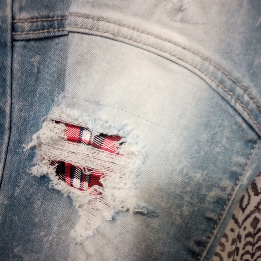 NWT Blue Topic Distressed Patchwork Paint Slapper SkinnyLeg Jeans Size Junior5/6 - Picture 6 of 12